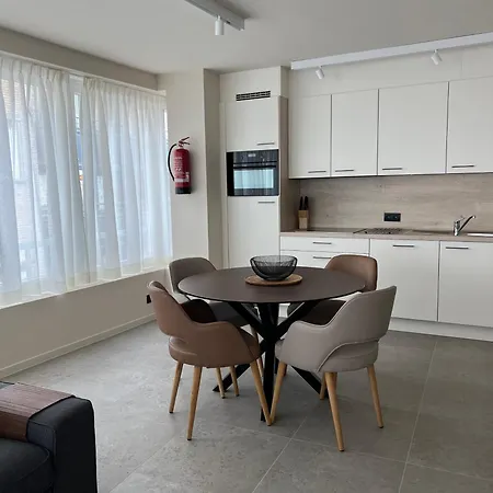 Christina's 2 Bed- Second Floor Apartamento