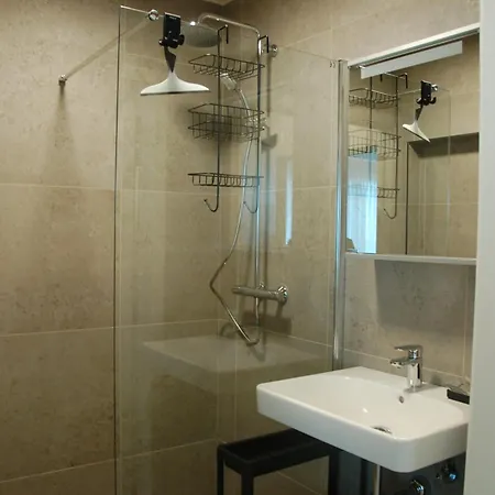 Christina's 2 Bed- Second Floor Appartement *