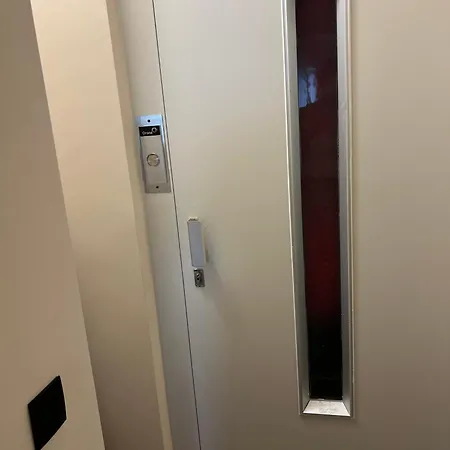 Apartment Christina's 2 Bed- Second Floor 4 Min From *