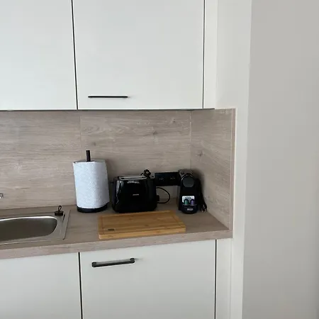 Christina's 2 Bed- Second Floor 4 Min From *