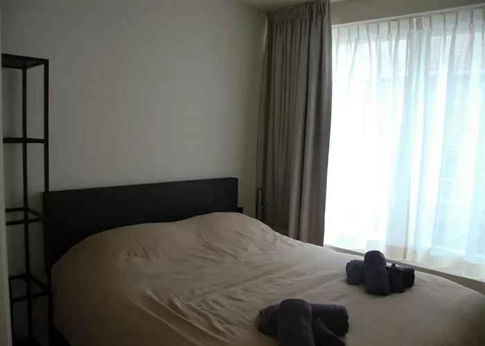 Christina's 2 Bed- Second Floor