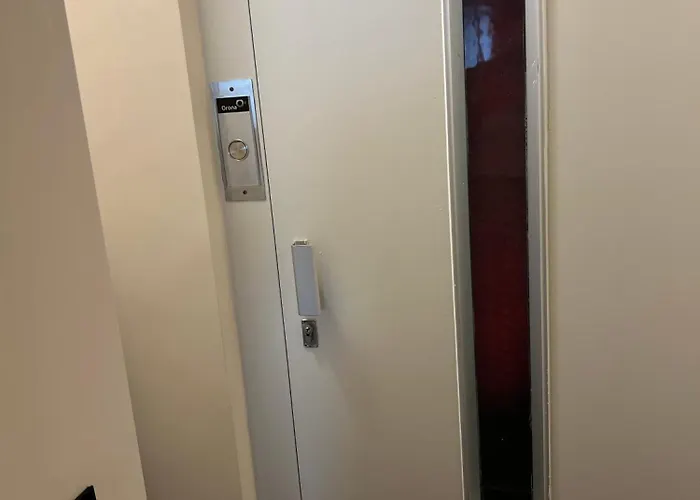 Apartment Christina's 2 Bed- Second Floor 4 Min From *